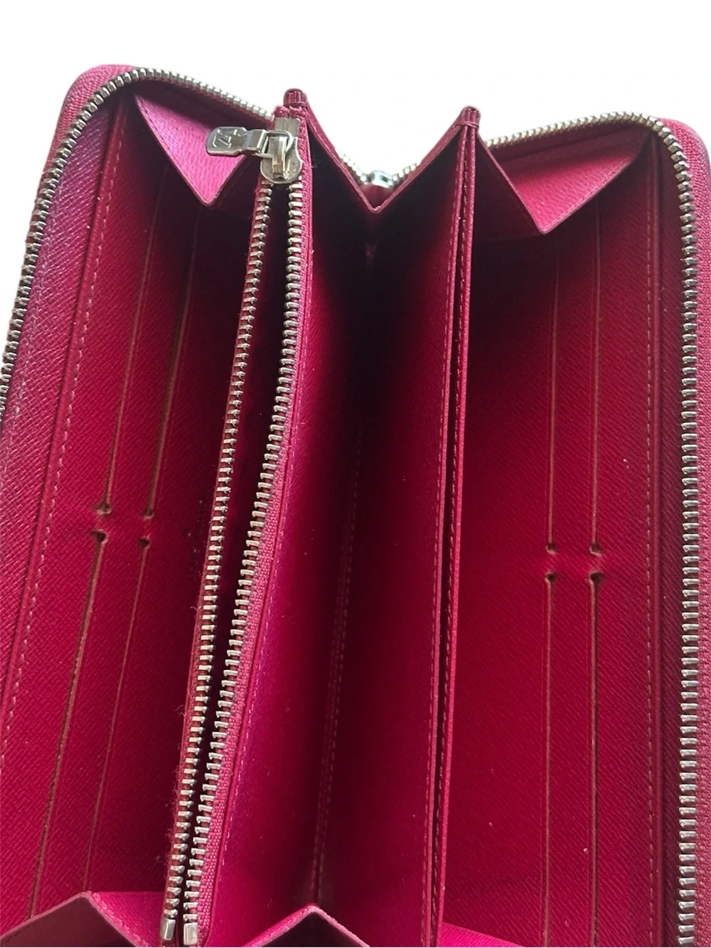 Authentic Louis Vuitton Epi Zip-Around Fuchsia Wallet